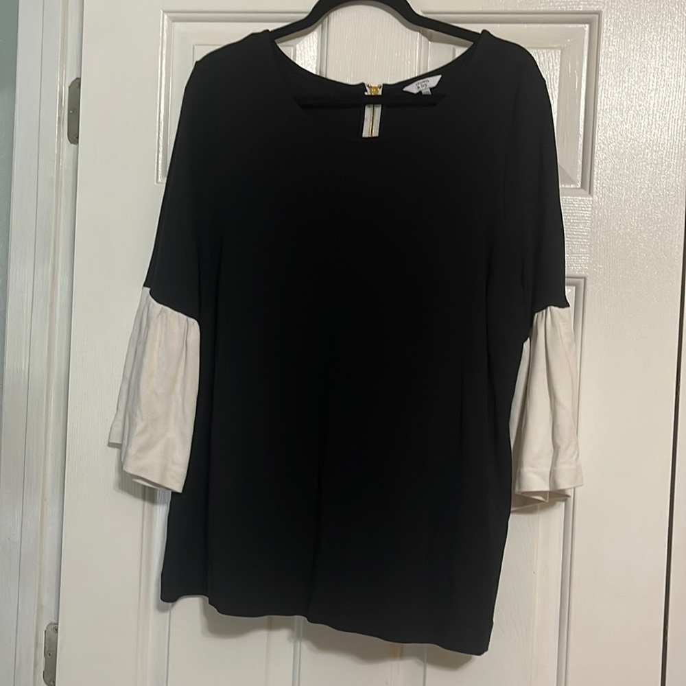 Crown & Ivy black shirt with gold zipper and three quarter ivory sleeves